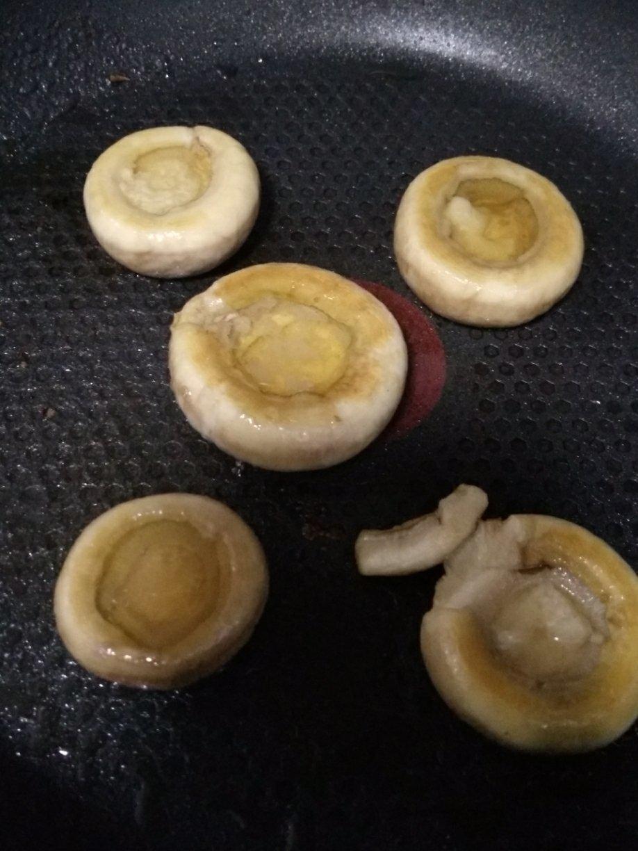 保留最原始鲜味儿的煎口蘑