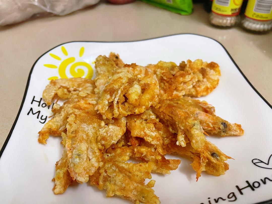 就直接加雞蛋澱粉一起炸了,酥脆好吃97用料炸蝦(零食或晚餐)的做法