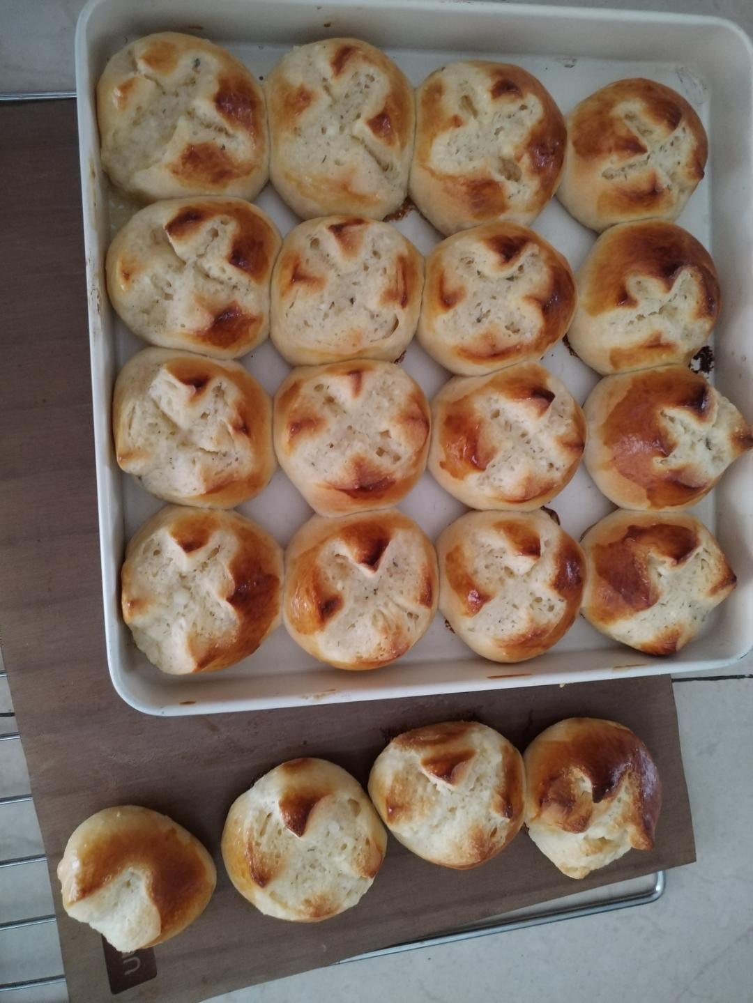 考验自制力的小餐包---黄油蒜香小餐包