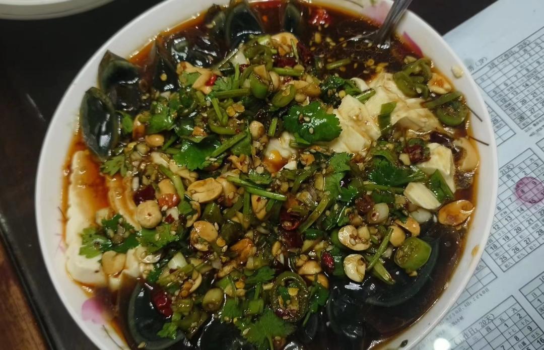 【最佳CP～】凉拌皮蛋豆腐✨