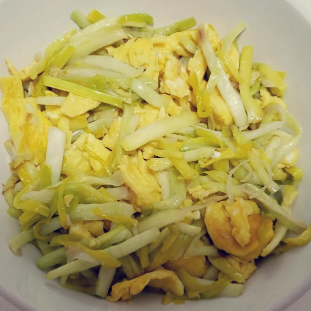 蒜苗炒鸡蛋