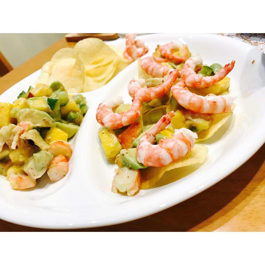 薯片牛油果大虾沙拉