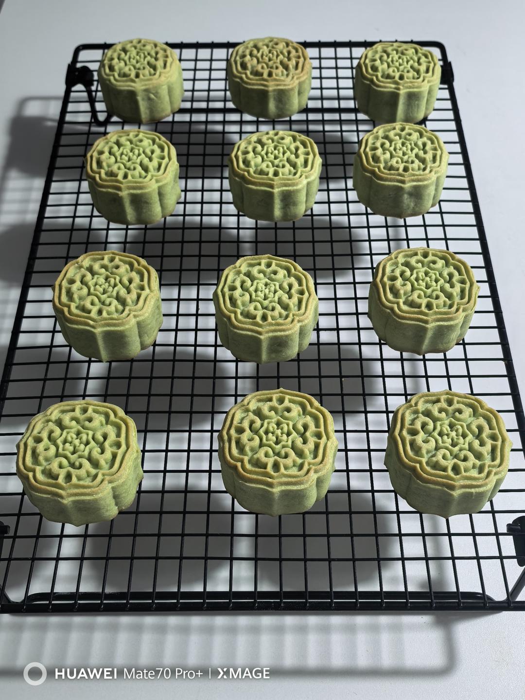 今年爆火的开心果脆皮月饼｜开心果霸霸月饼