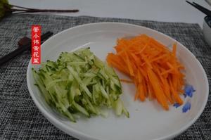 黄花菜凉拌海带丝的做法 步骤6