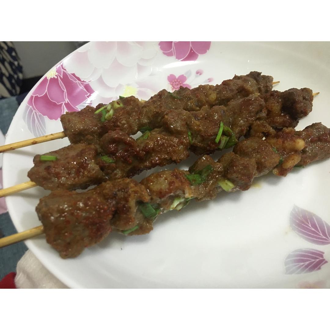 在家轻松烤出美味的羊肉串