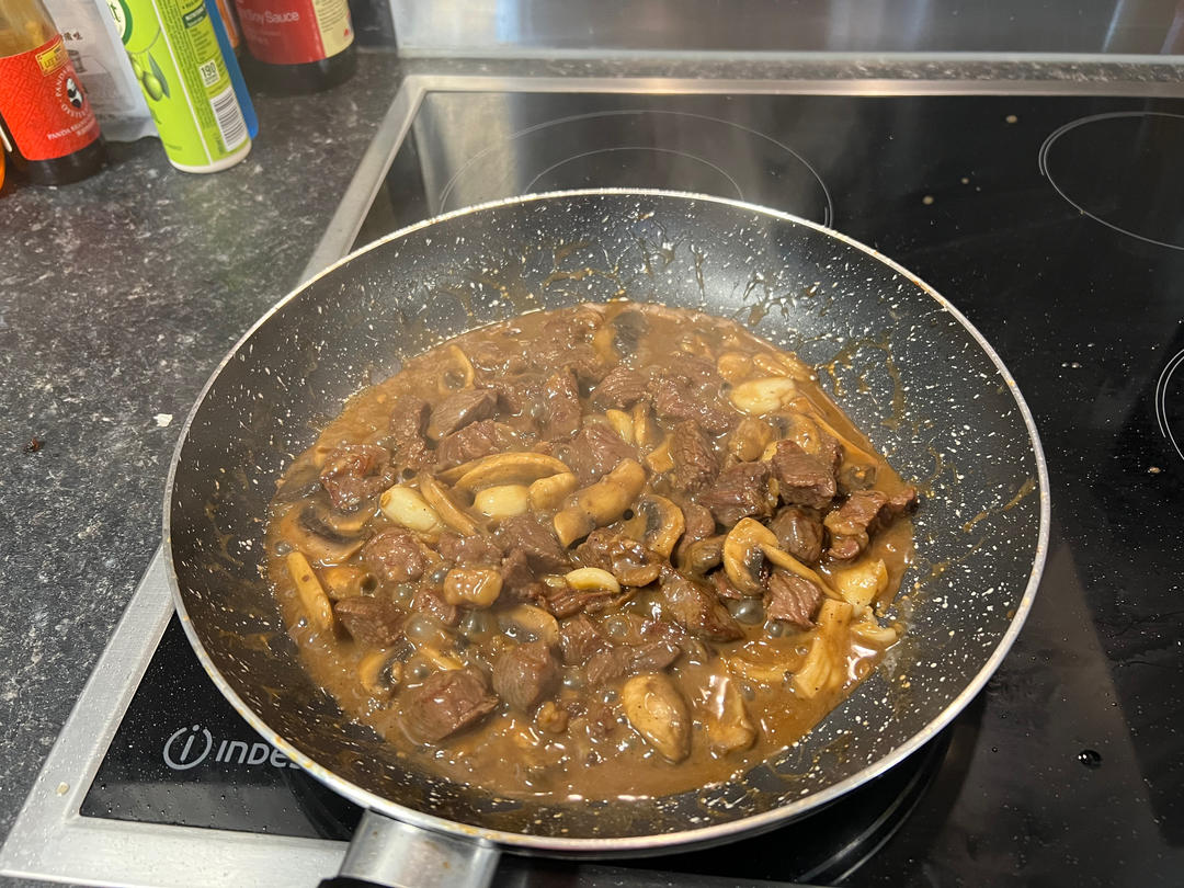 🤤香味浓郁：蒜香口蘑牛肉粒