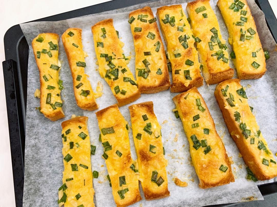 蒜香吐司条——10分钟搞定酥香可口