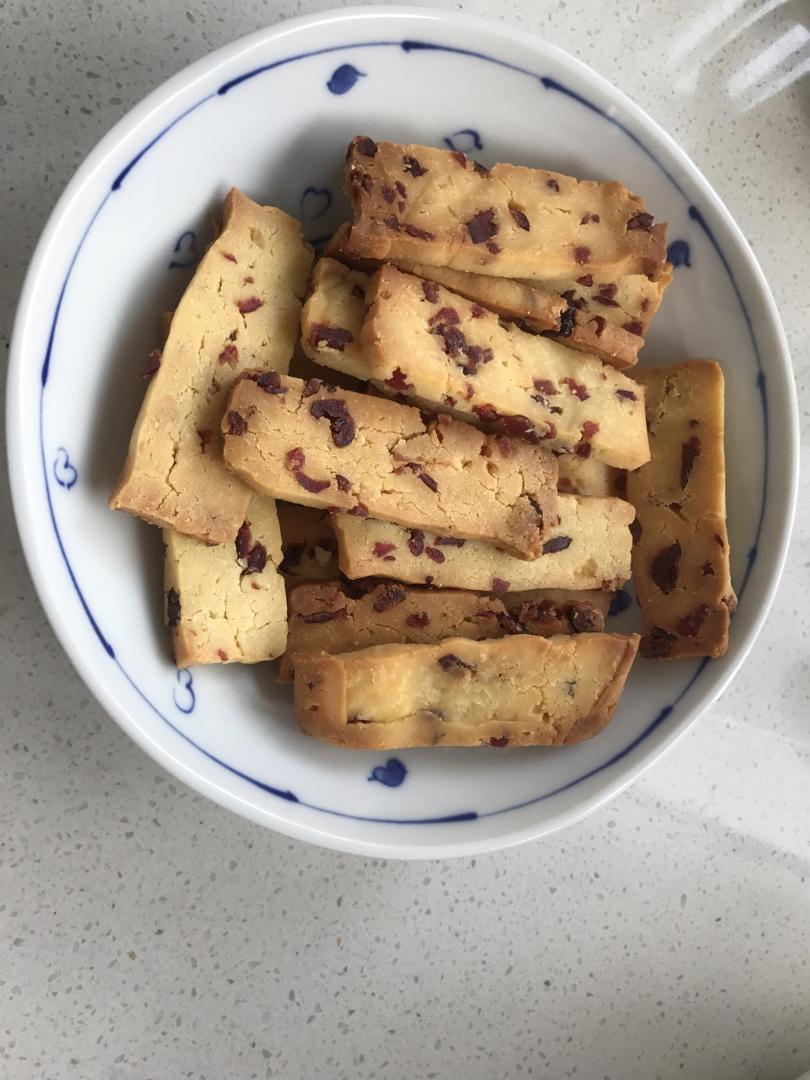 低糖版，奶香味十足的蔓越莓饼干