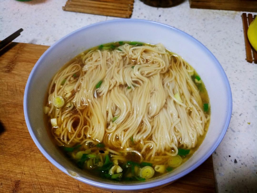 一碗热汤面