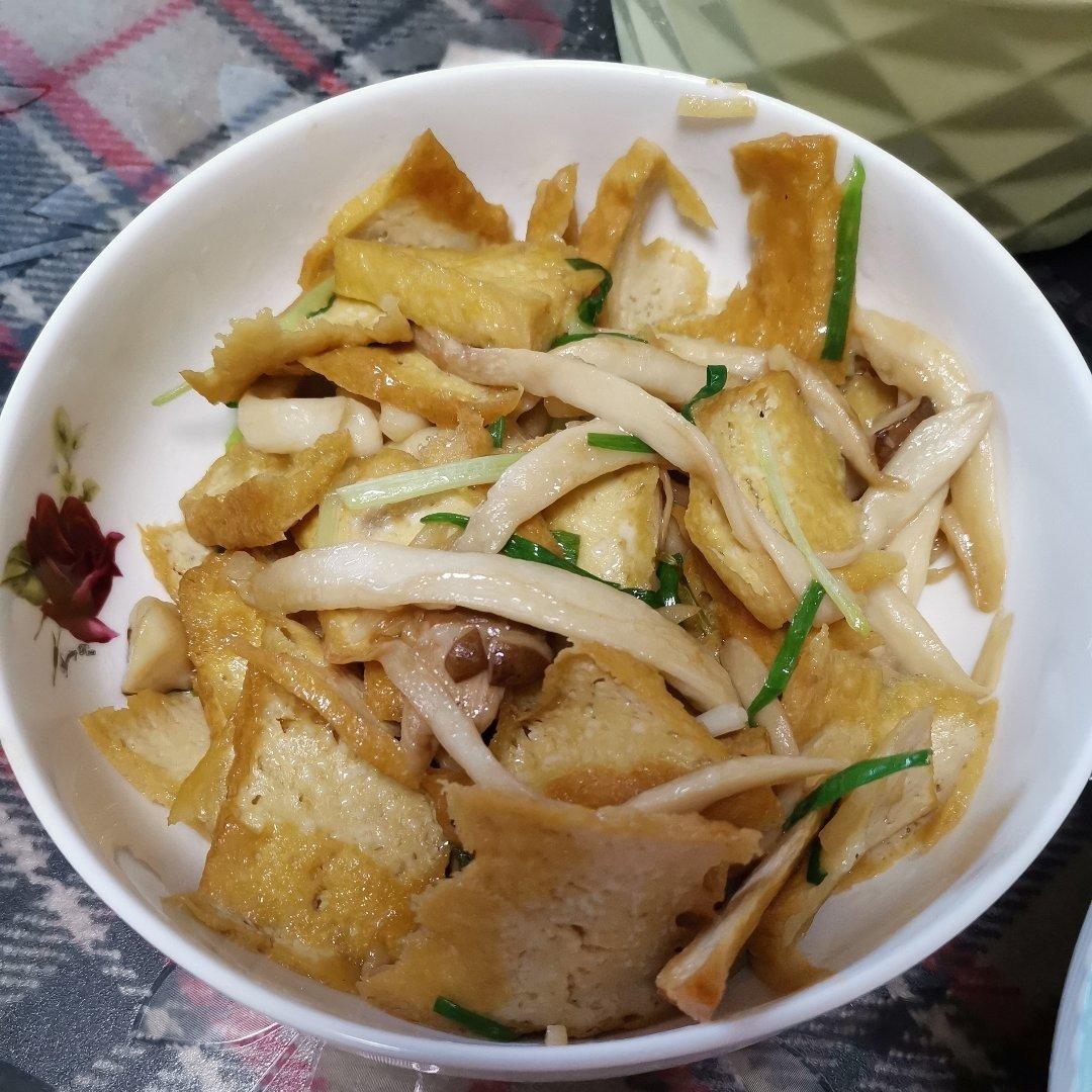 豆腐干蘑菇炒肉片