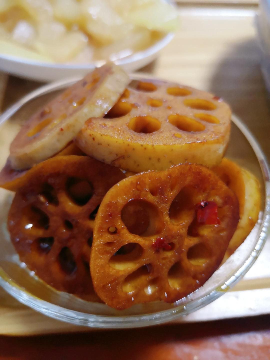 这样做的香辣藕片能干掉两碗米饭！