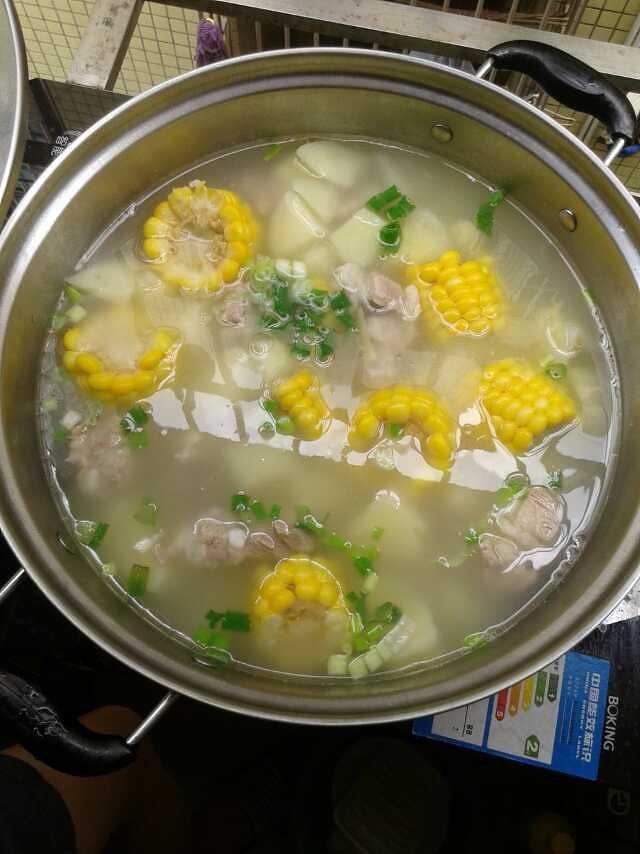 土豆玉米排骨汤
