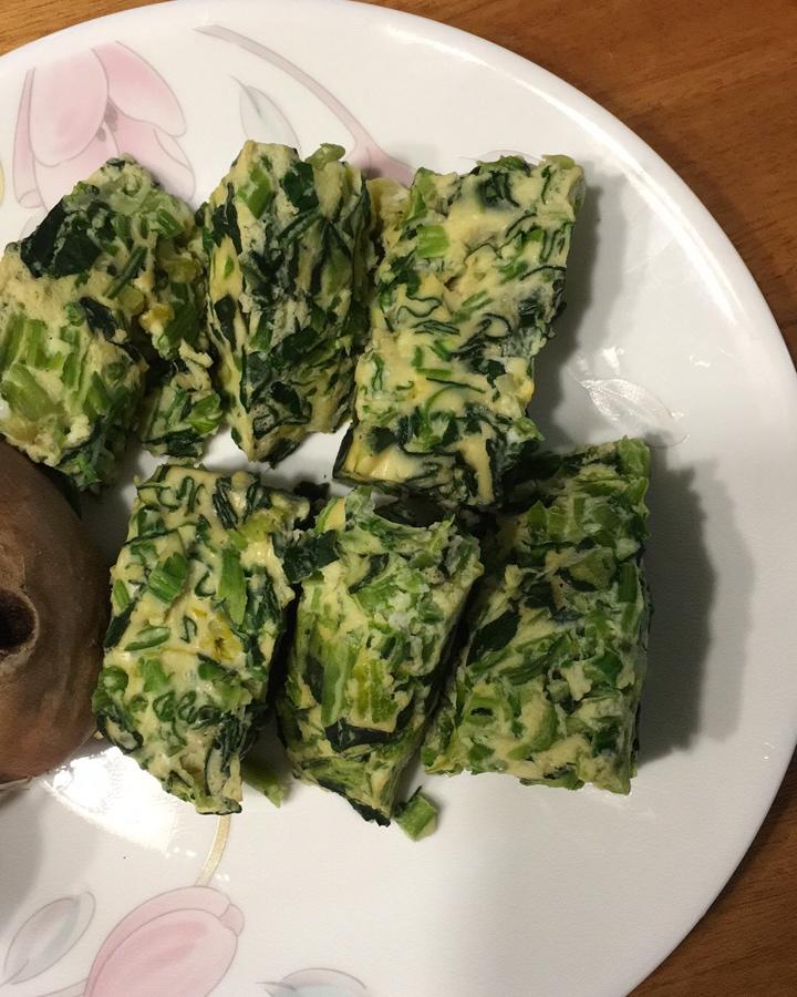 蘸汁菠菜鸡蛋糕——春季养生多吃菠菜