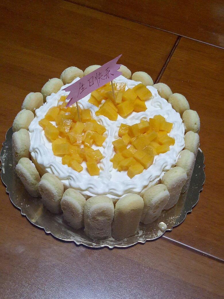 7759kc4w做的8寸水果生日蛋糕