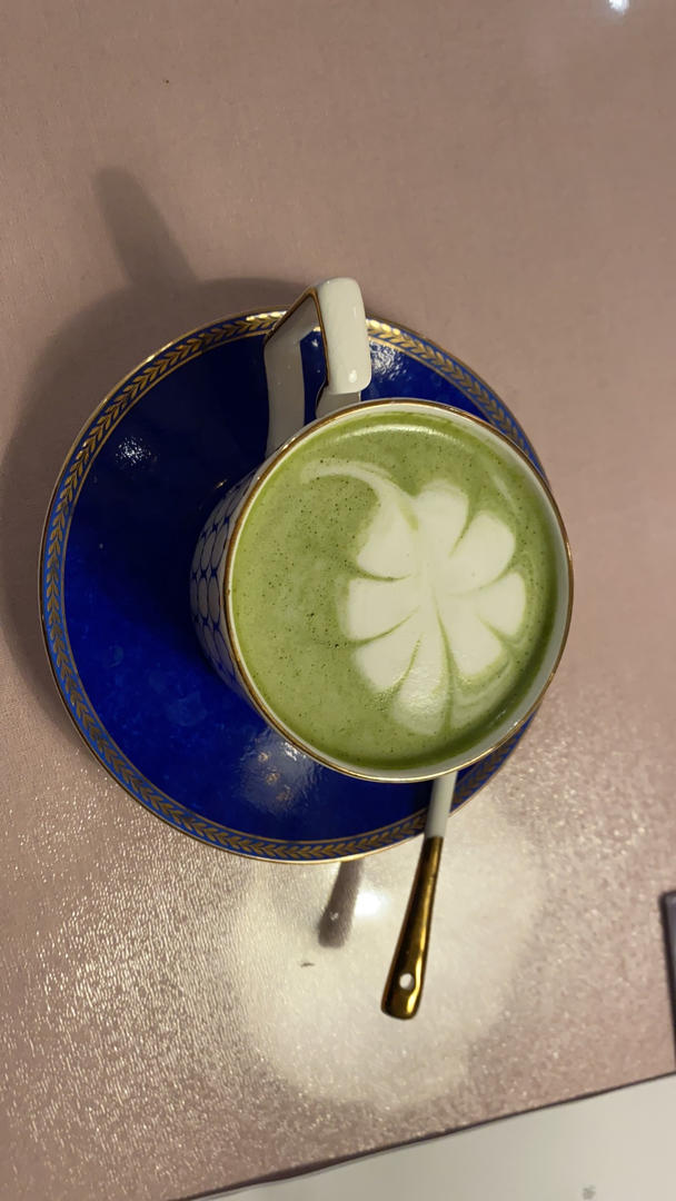 抹茶热拿铁 matcha latte