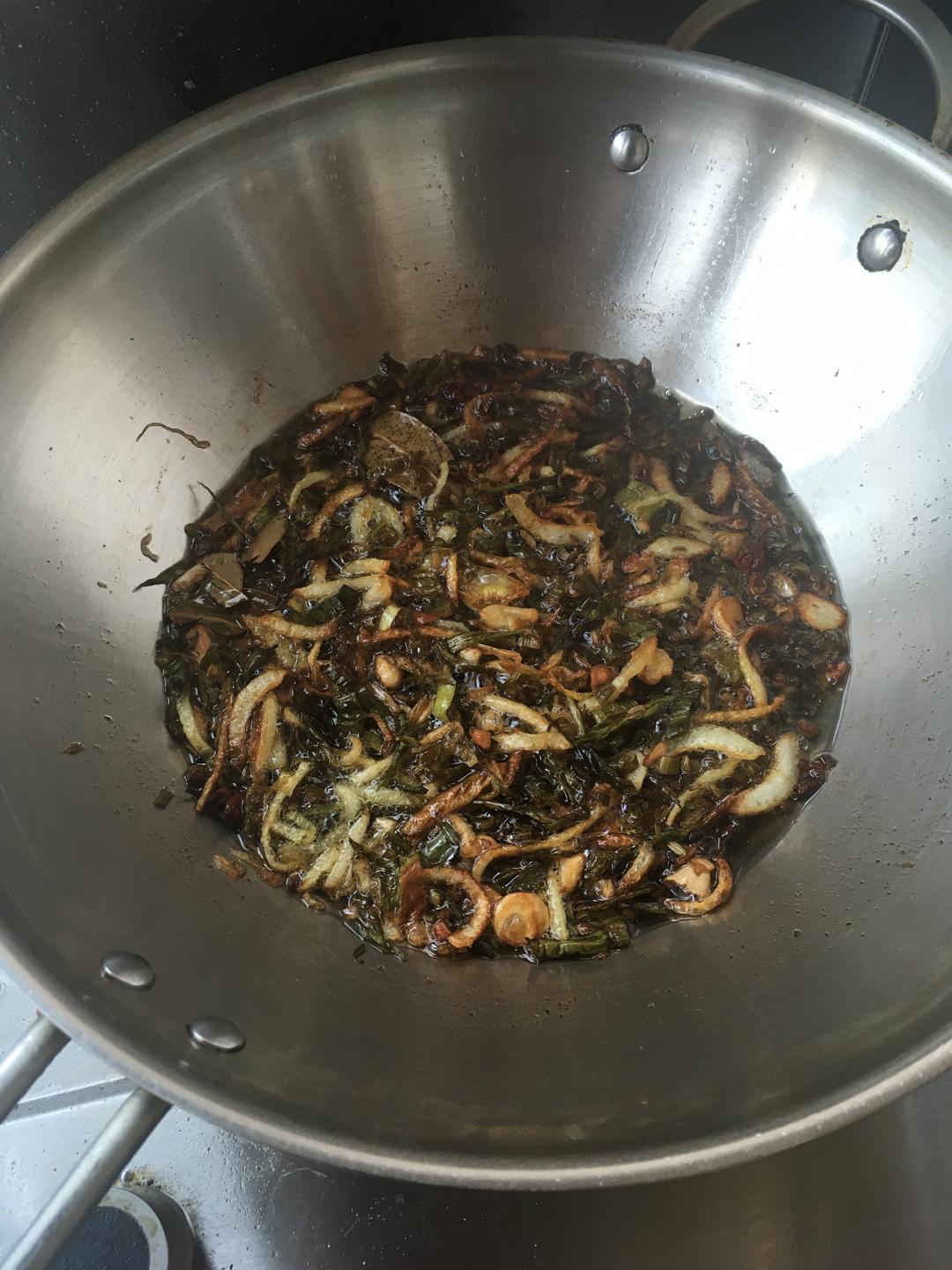 大厨不外传的厨房混合调味料--烹饪葱油（厨房下角料熬制）