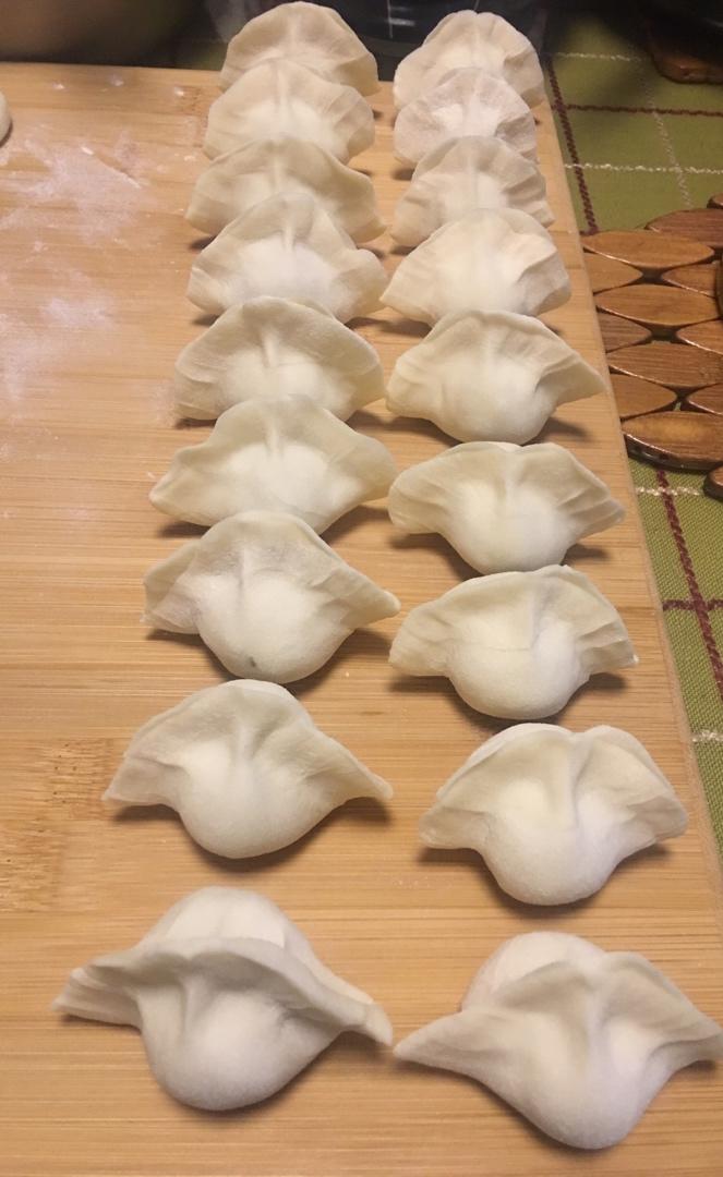 普通大肚饺子包法（内有羞答答小视频ヾ(@^▽^@)ノ　）