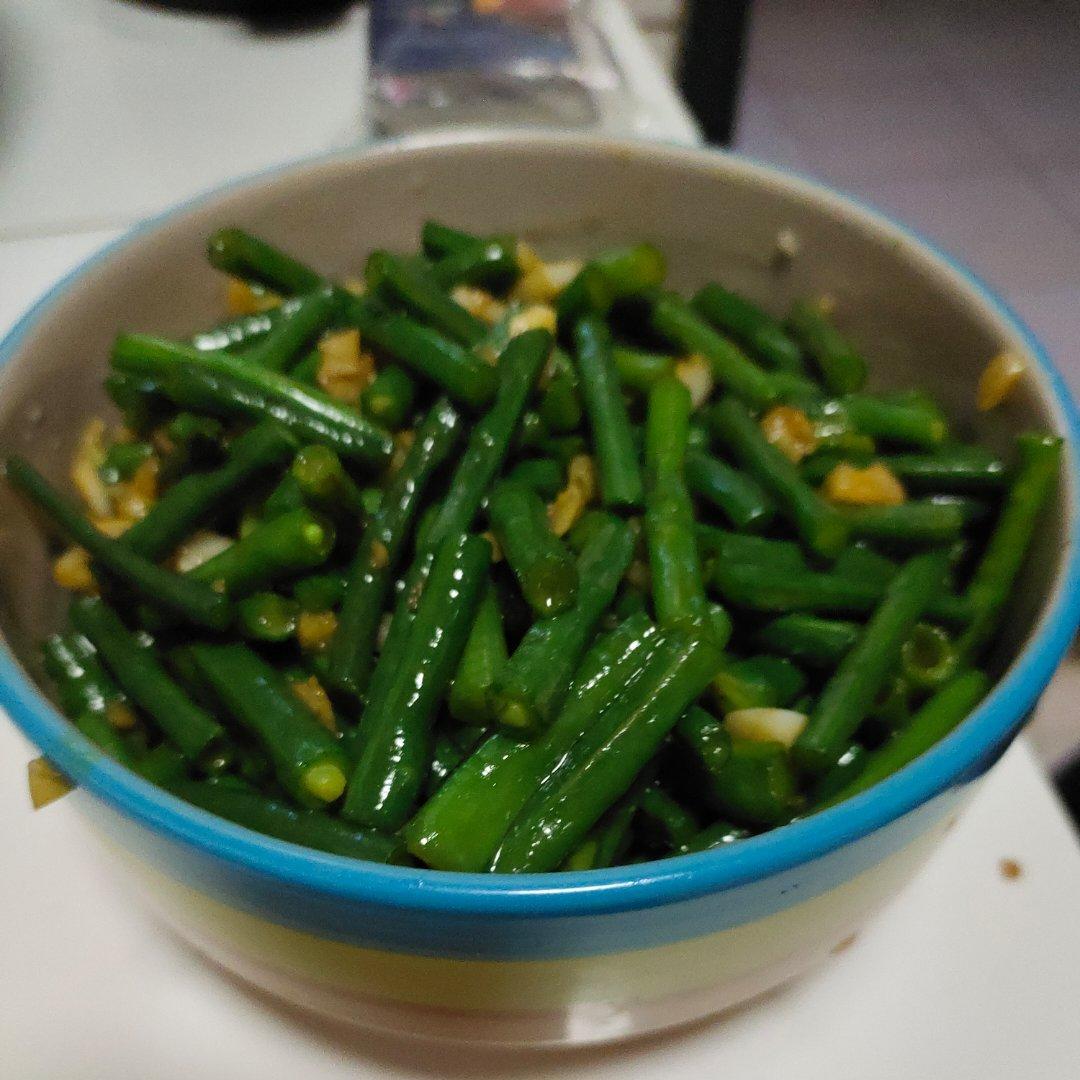 厨师长教你：“凉拌长豆角”的家常做法，夏天没食欲，很适合开胃