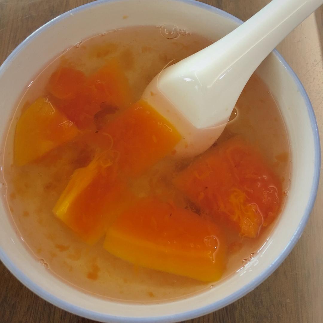 桃胶炖银耳