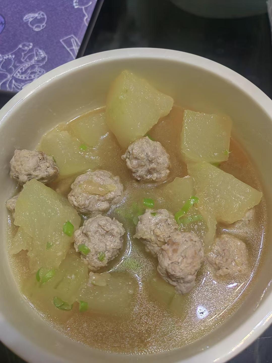 巨鲜美的冬瓜丸子汤