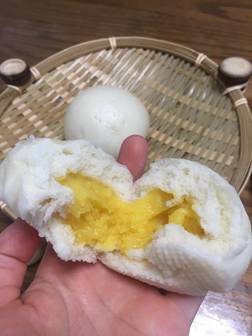 松软香甜的奶黄包，很快就可以搞定。