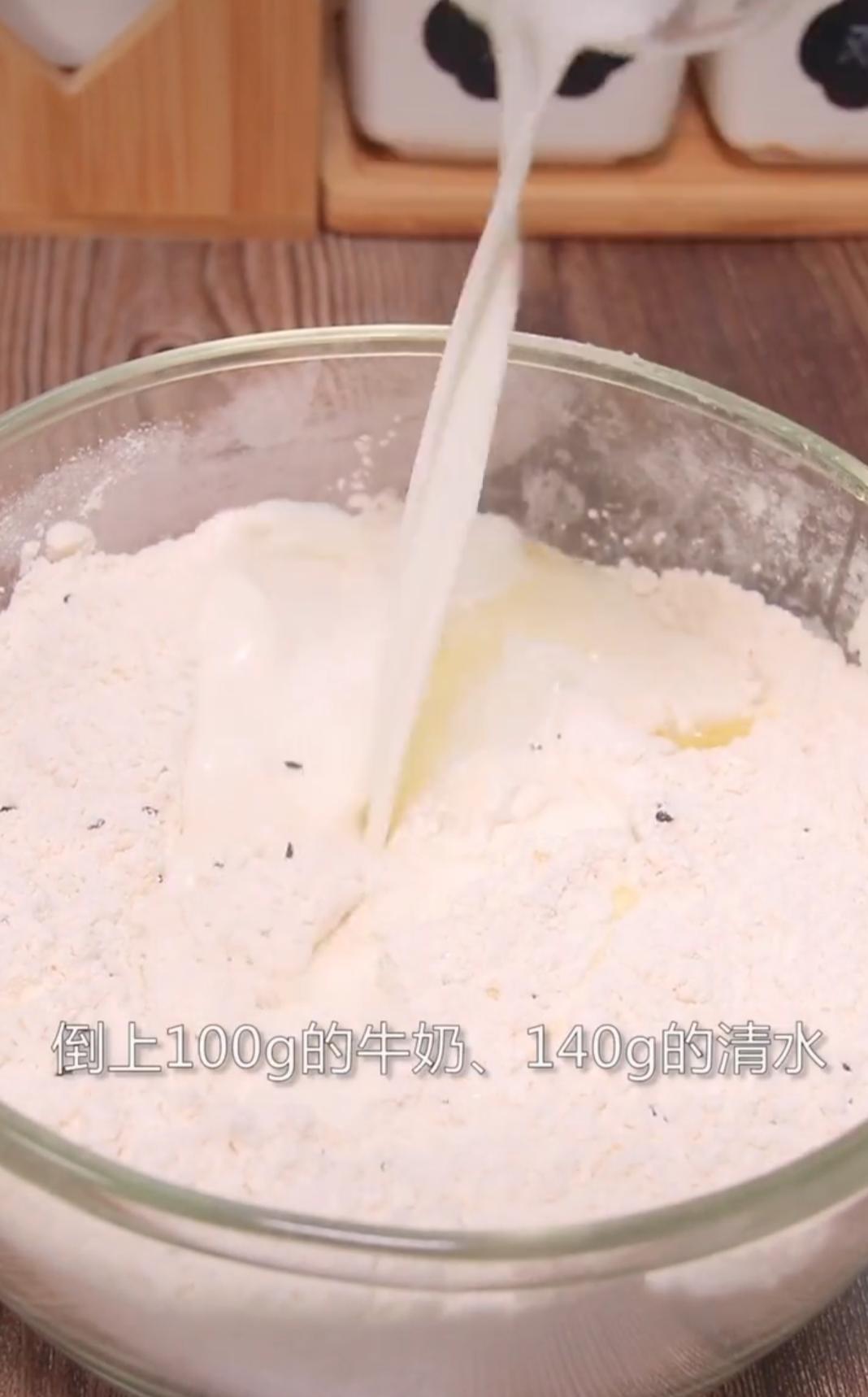 纯奶手撕吐司的做法 步骤1