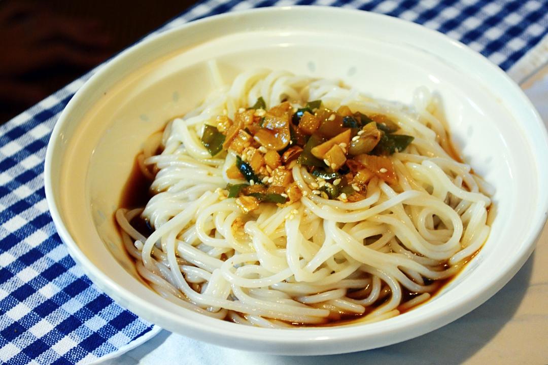 阿妙姑娘做的南昌婆家干拌米粉