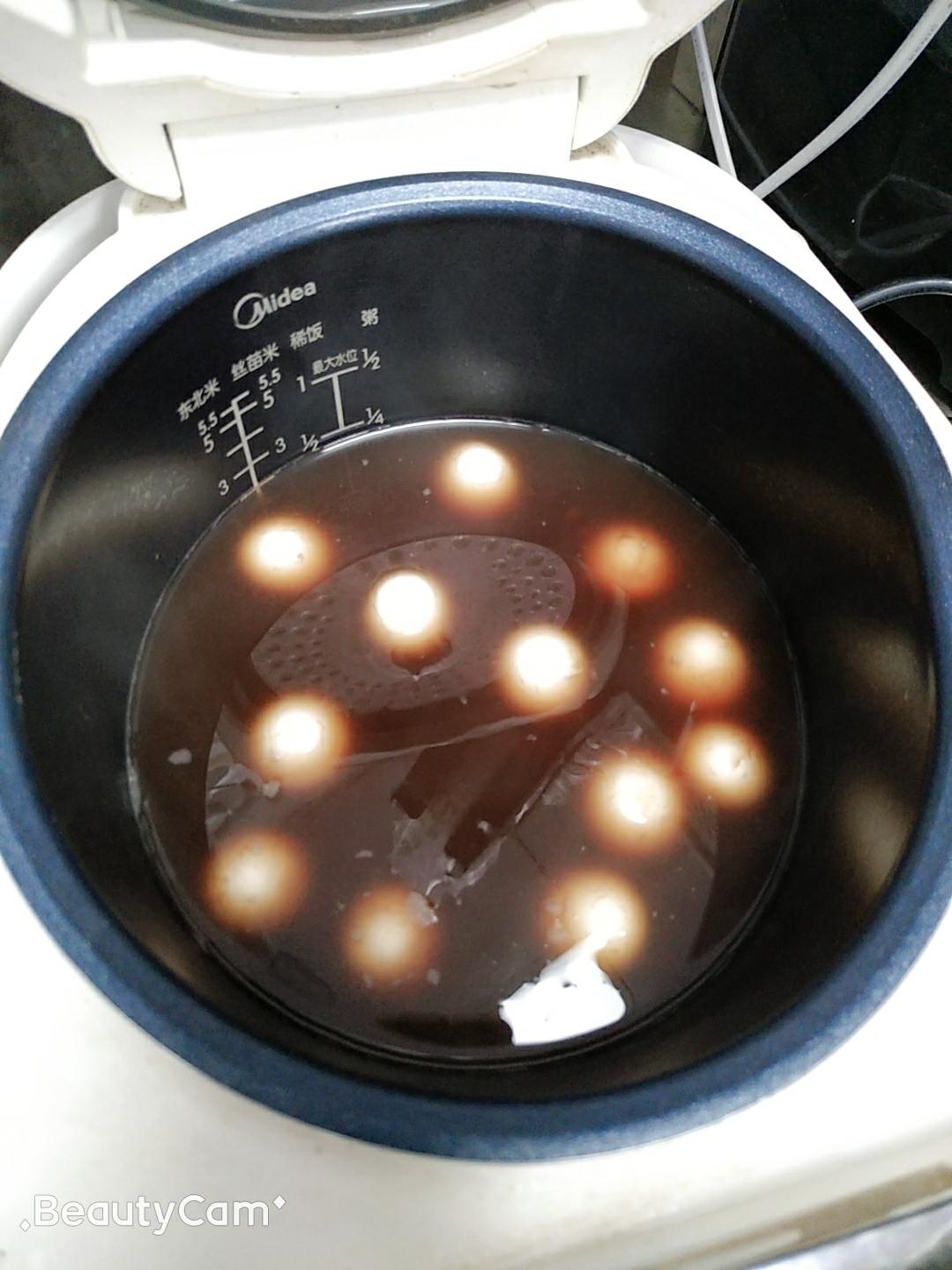 红豆汤汤圆——甜到心里（电饭煲版）的做法 步骤4