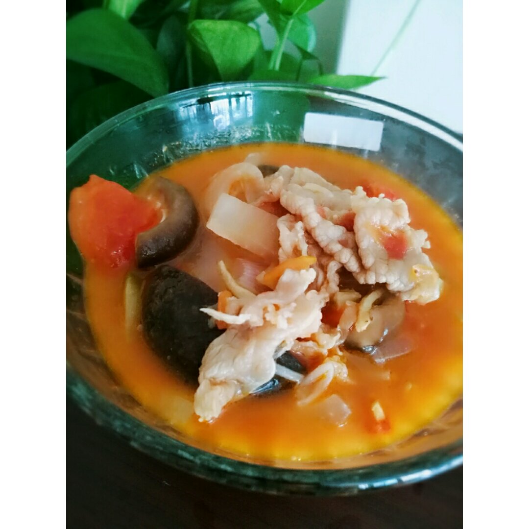 金针菇肥牛番茄锅