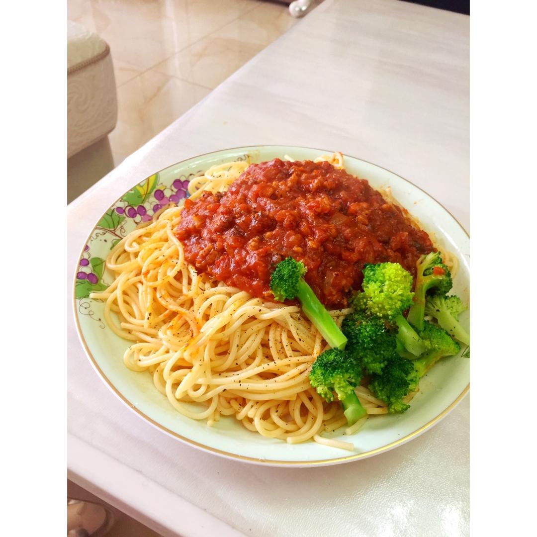 番茄肉酱意大利面