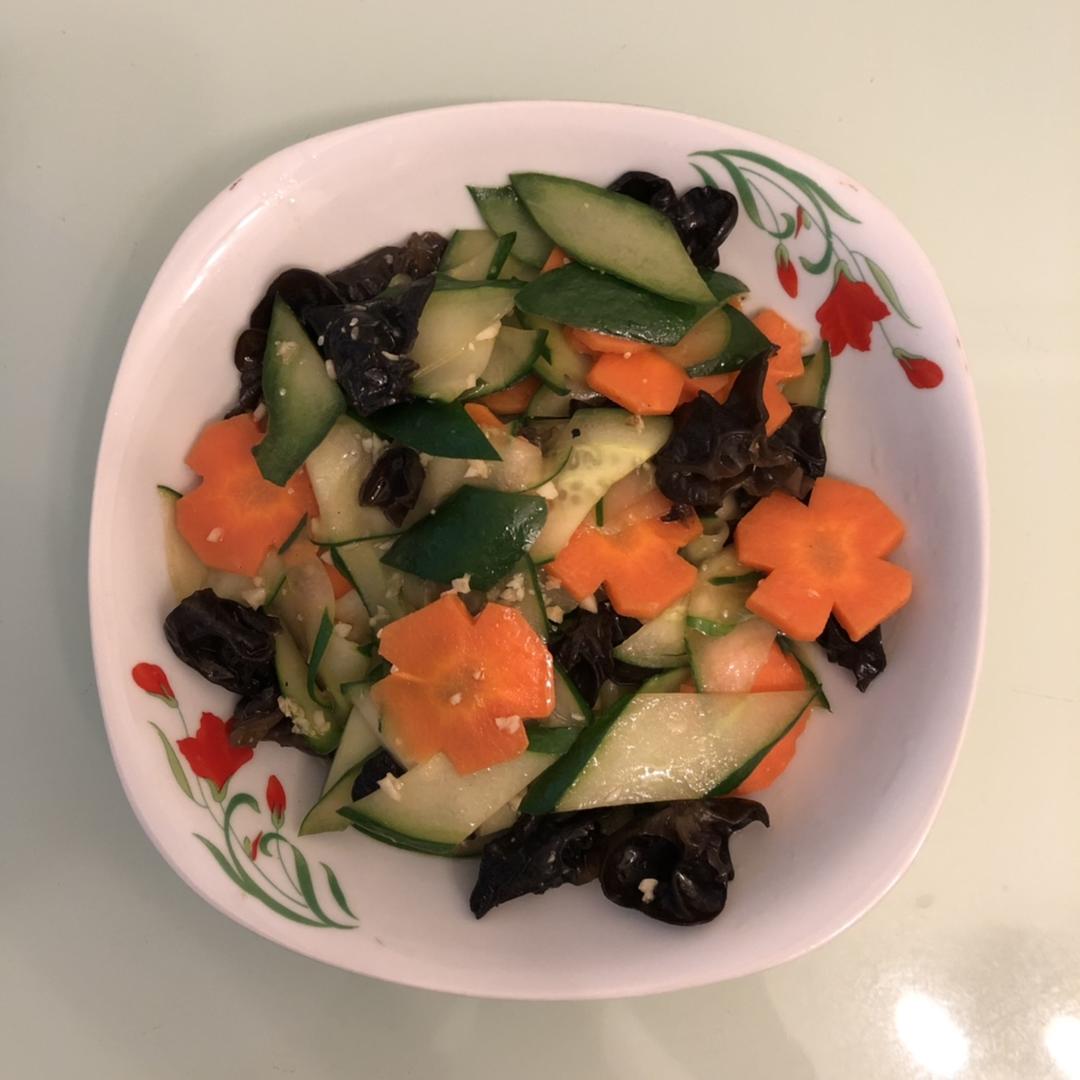木须胡萝卜黄瓜木耳