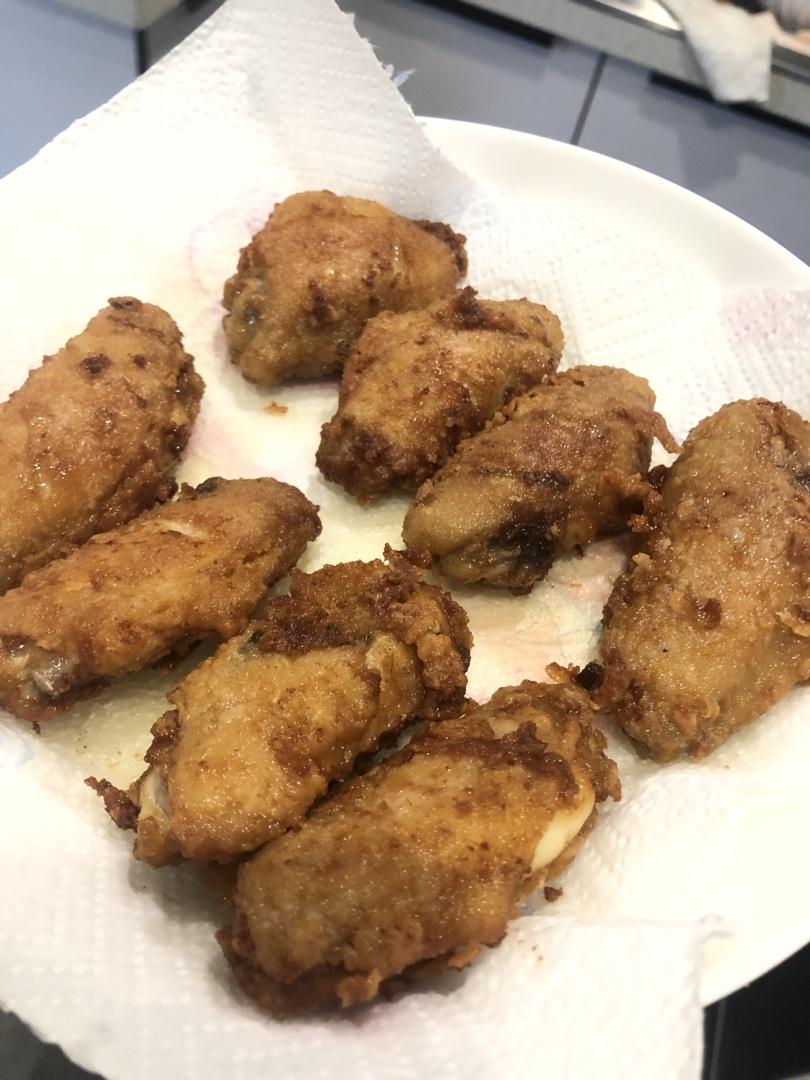 好吃到舔手指的蒜香炸鸡翅
