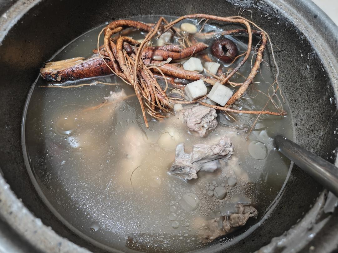 五指毛桃鸡汤