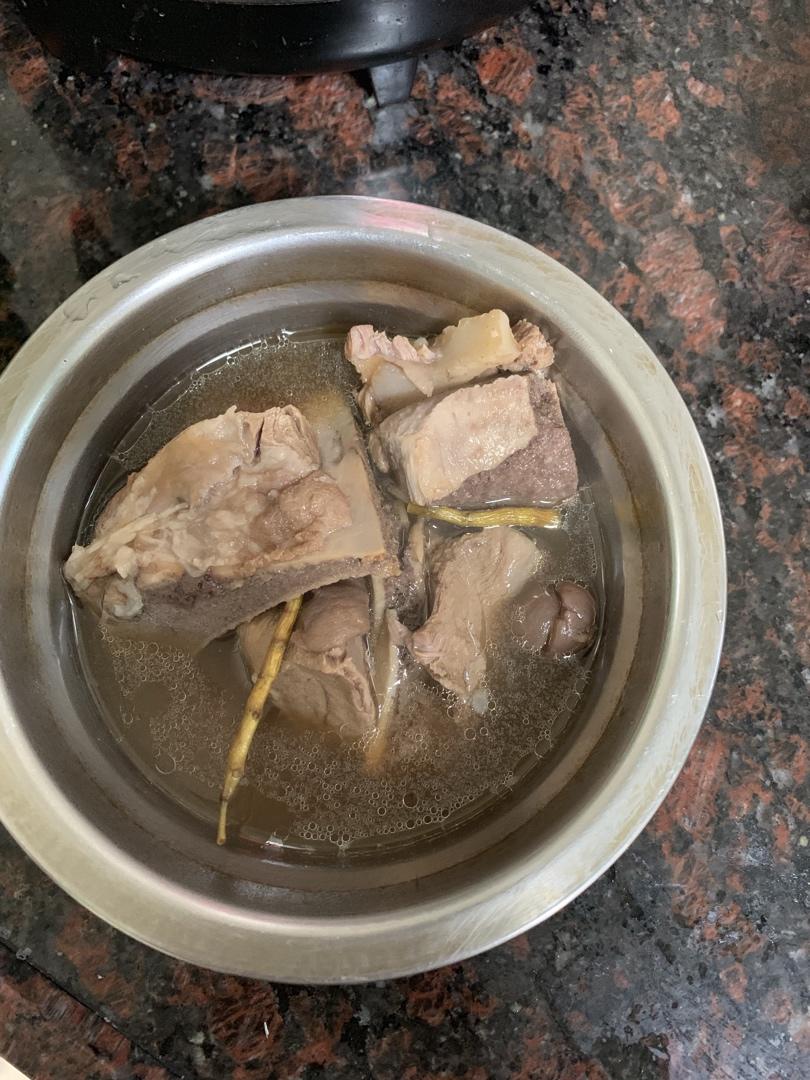 西洋参石斛骨头汤