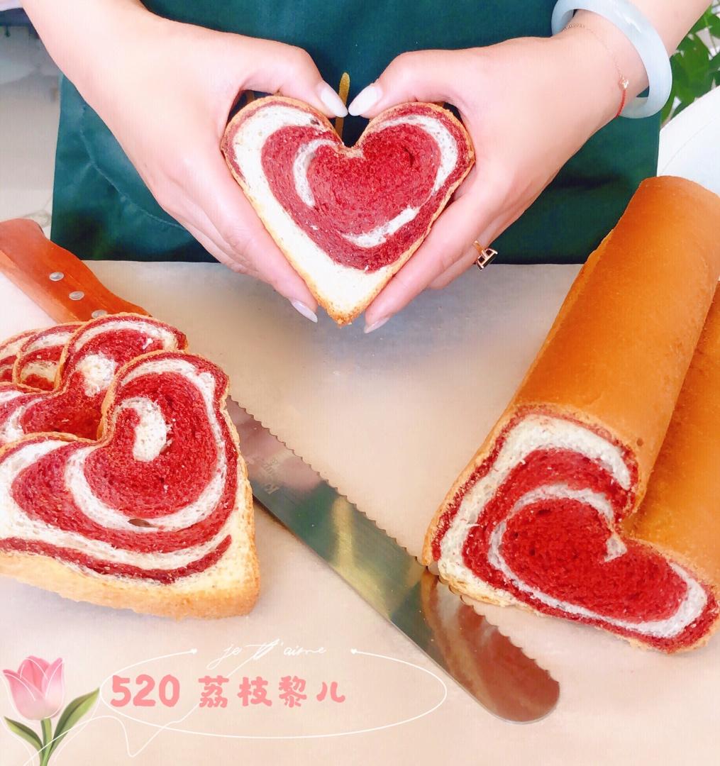 粉色蜜豆爱心吐司