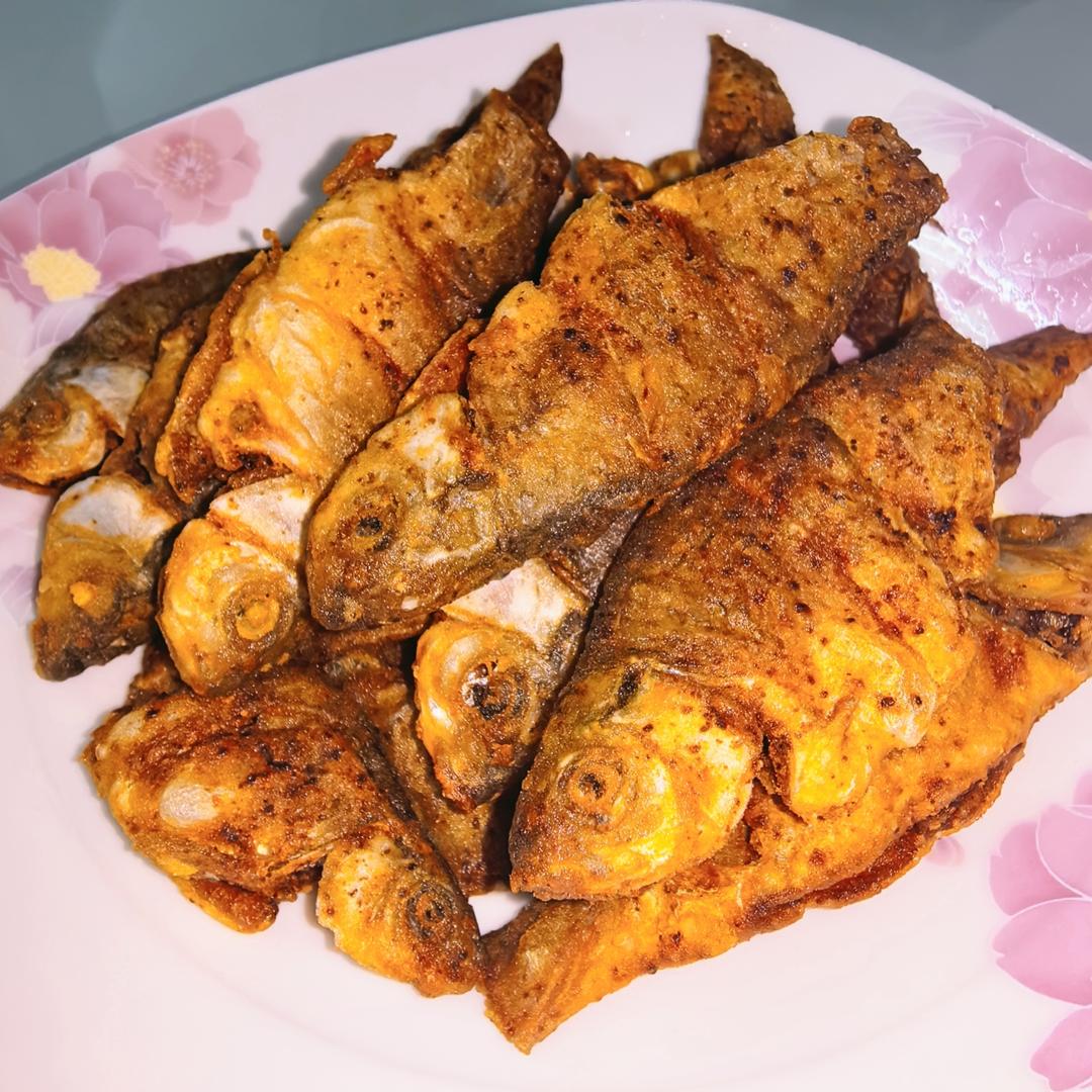 香酥小鲫鱼(不用吐鱼刺）