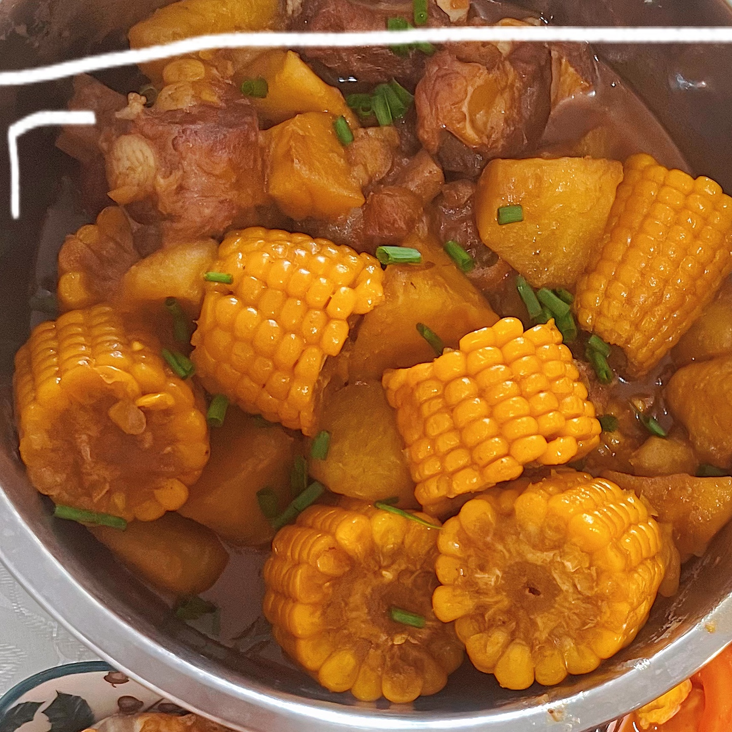 排骨炖土豆玉米