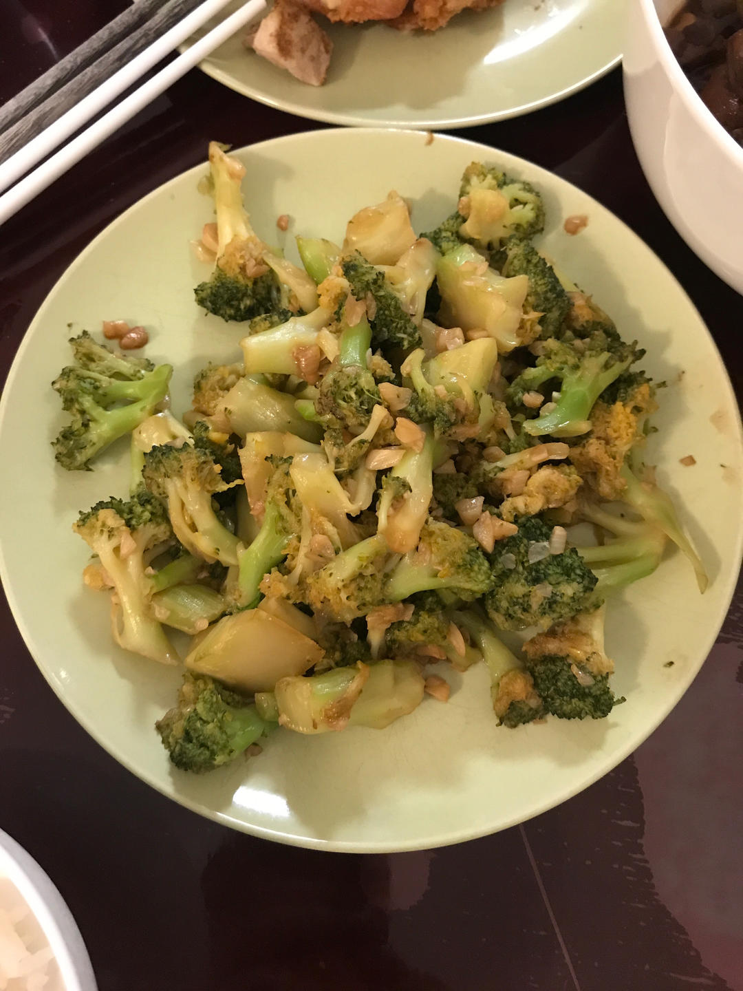 好吃到爆的耗油蒜蓉西兰花(从不修图，喜欢请关注)