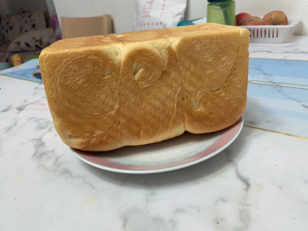 用烤箱自己做面包--手工牛奶吐司面包