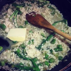 嫩煎扇贝配意式芦笋炖饭 pan seared scallops with asparagus risotto的做法 步骤11