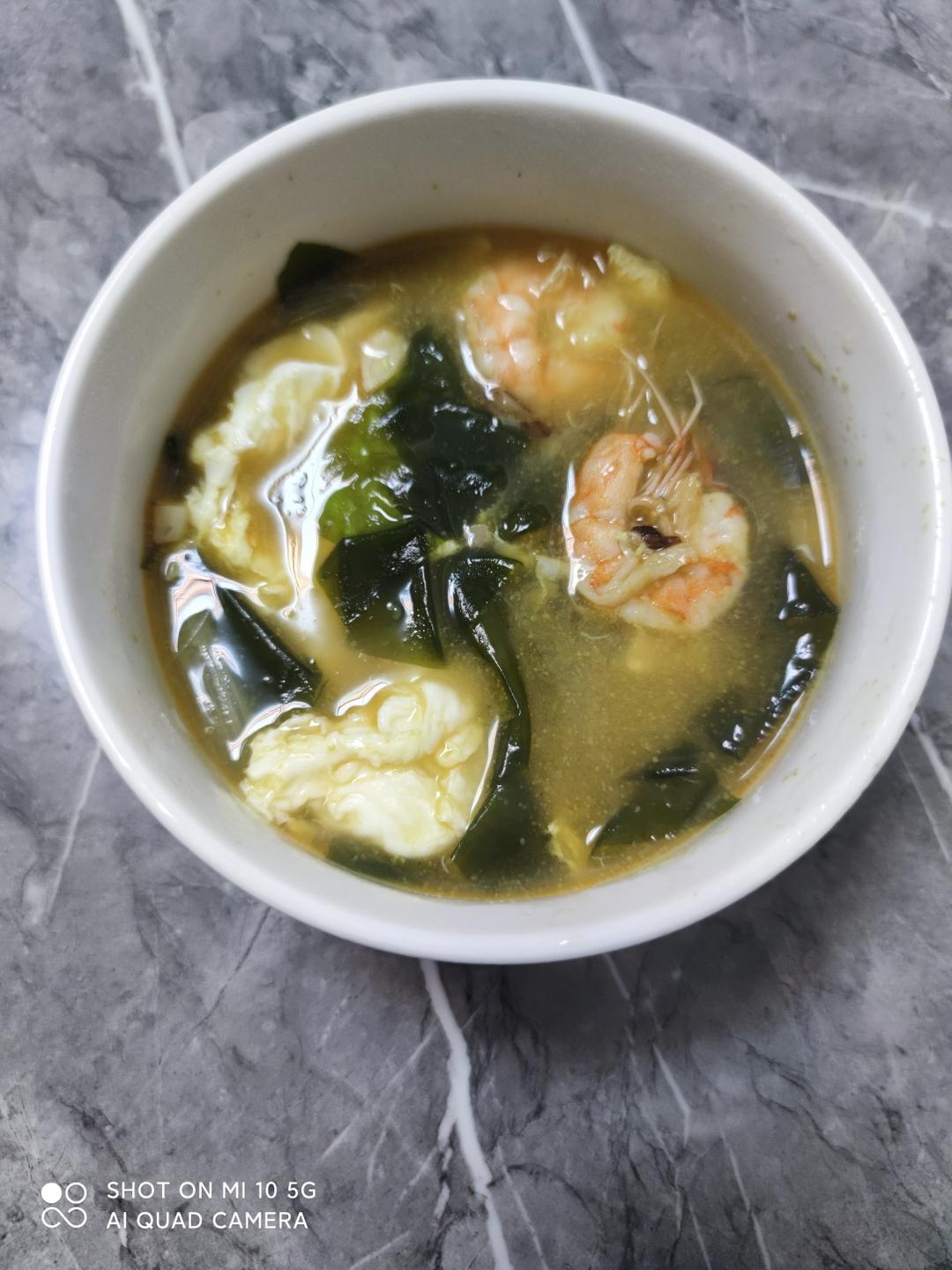 裙带菜虾仁蛋花汤的做法