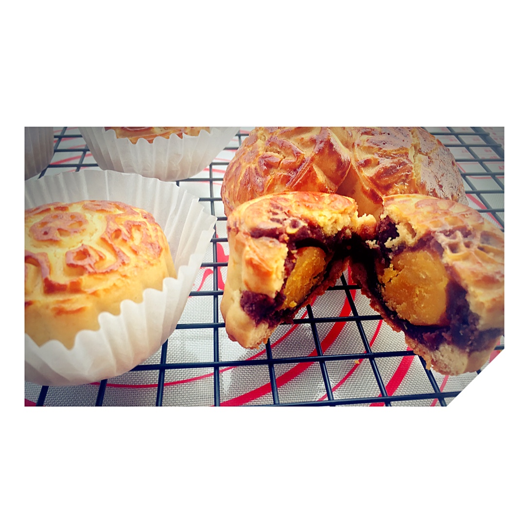 广式月饼——蛋黄莲蓉月饼