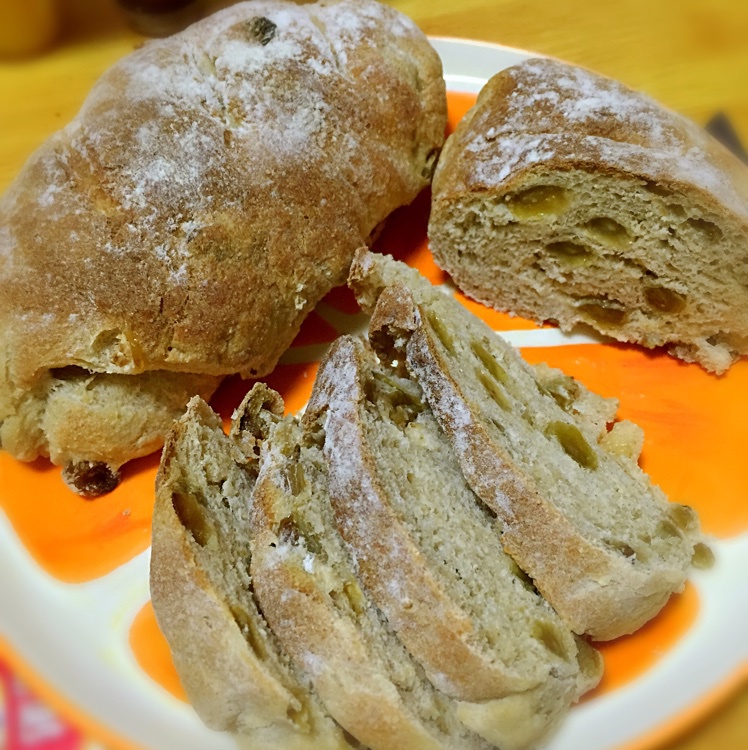 全麦葡萄干面包