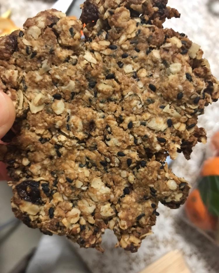 素食:有机燕麦芝麻大饼干