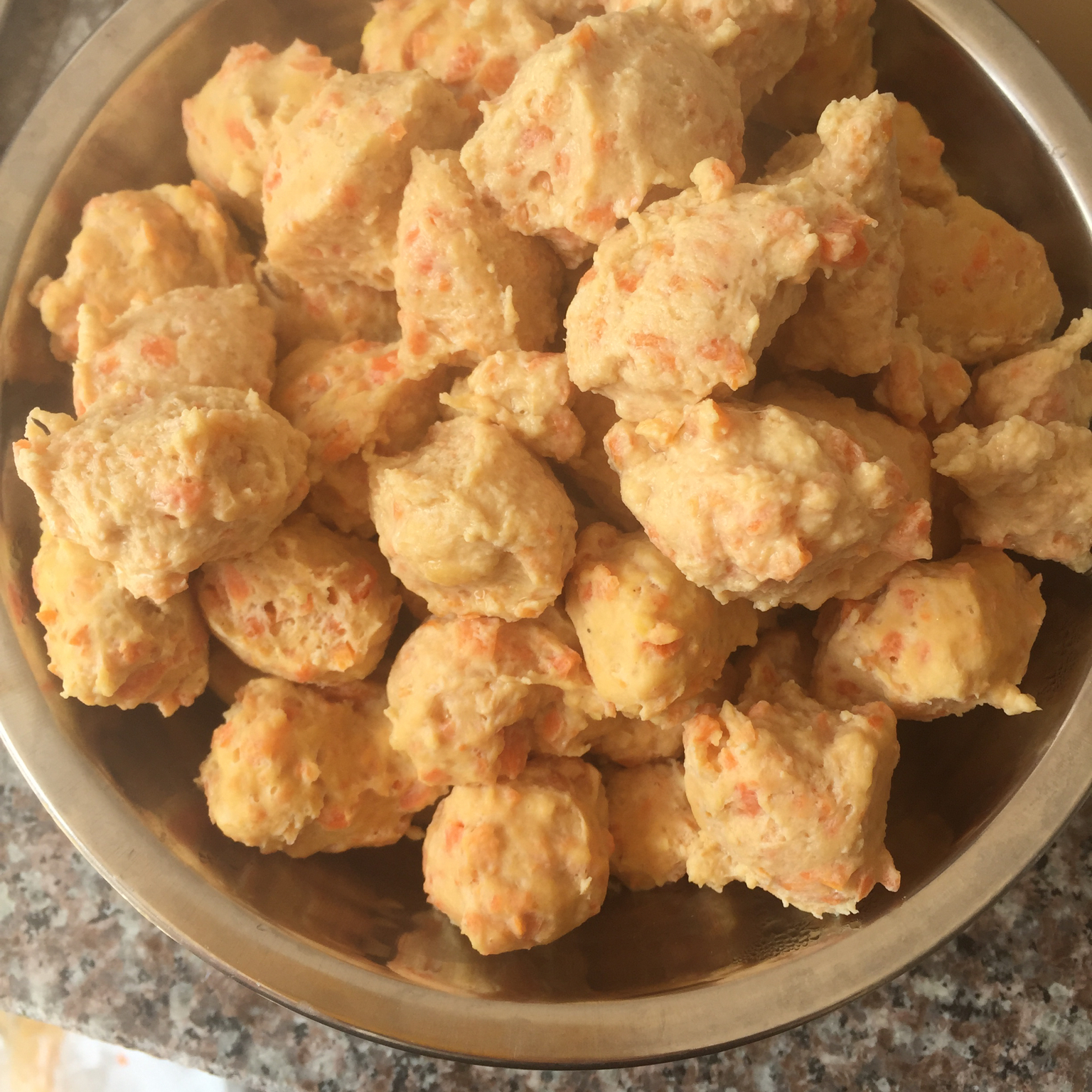煮出来的胡萝卜鸡肉丸-超Q弹