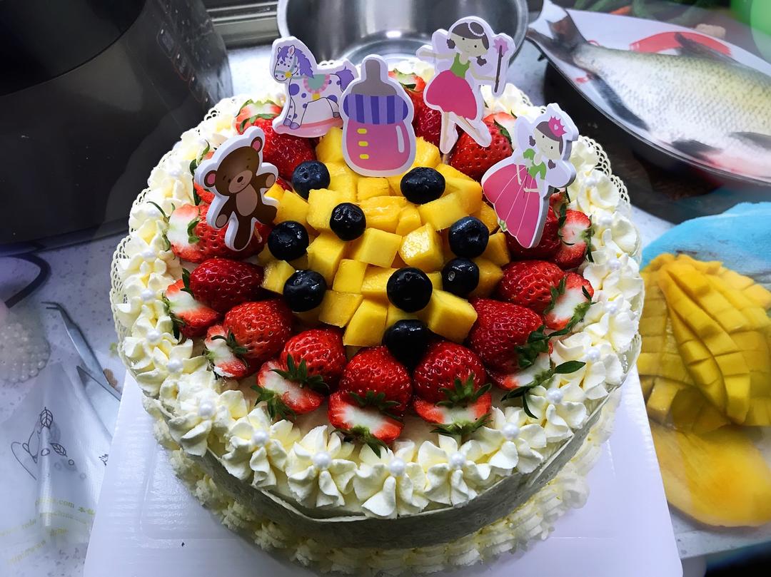 sy毛彬彬做的10寸水果蛋糕