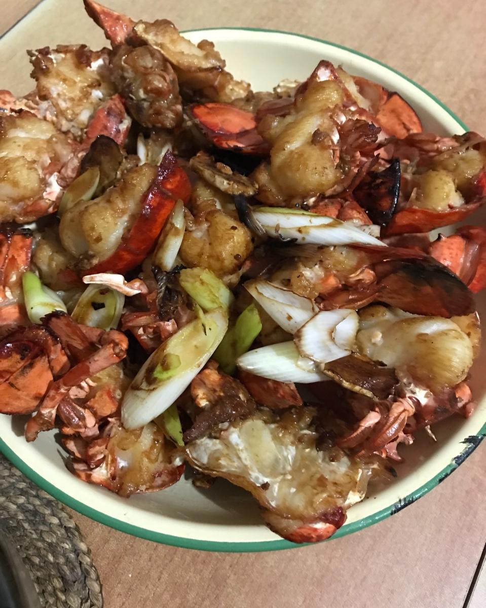 葱姜龙虾（附详细的拆解龙虾技巧，附精确地调料用量）