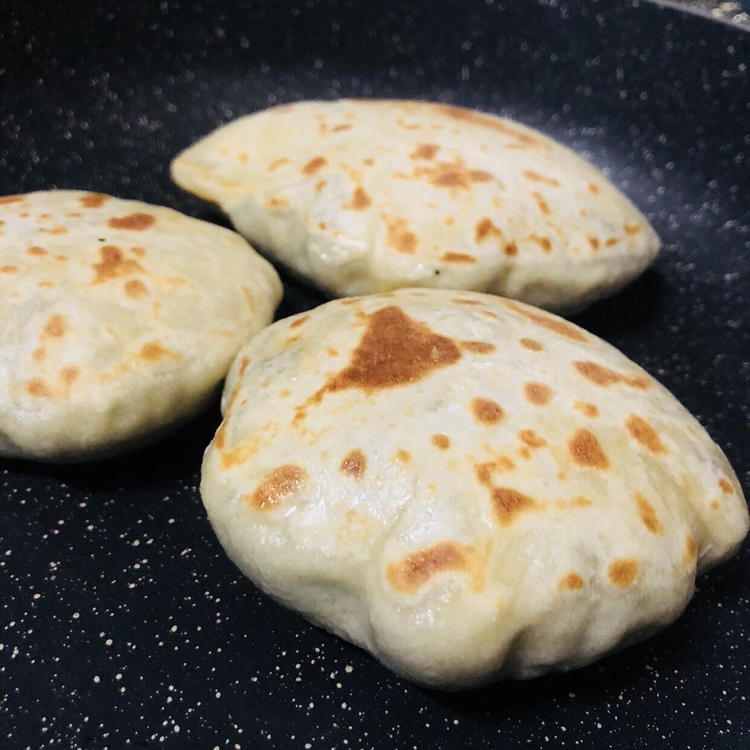 玉米粉黑芝麻糖饼，半烫面法，凉了也不会硬