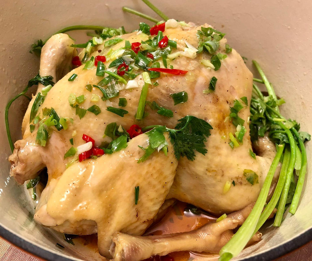 无水葱油童子鸡一一转自微博菜谱（Le Creuset铸铁炖锅）