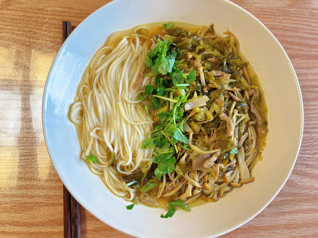 酸菜肉丝面